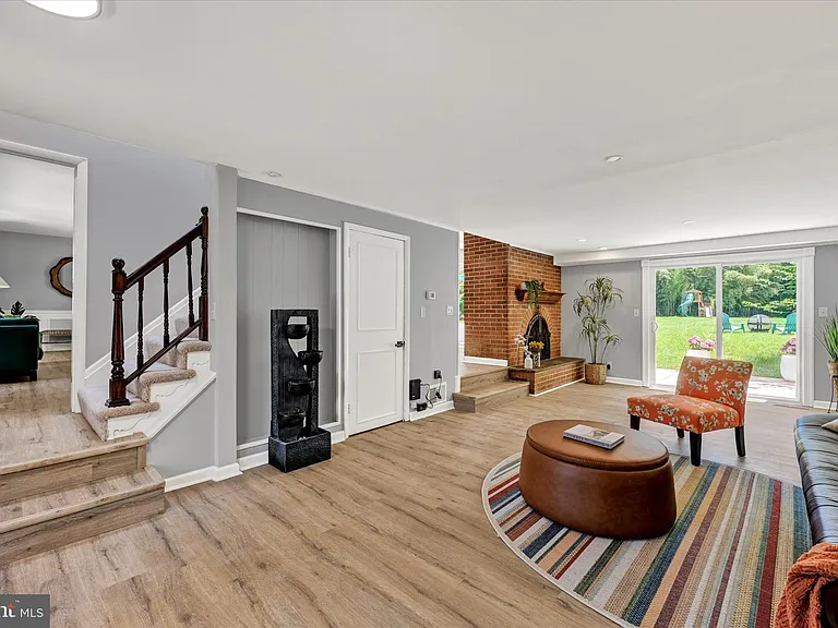 10533 Stevenson Rd — Photo 23