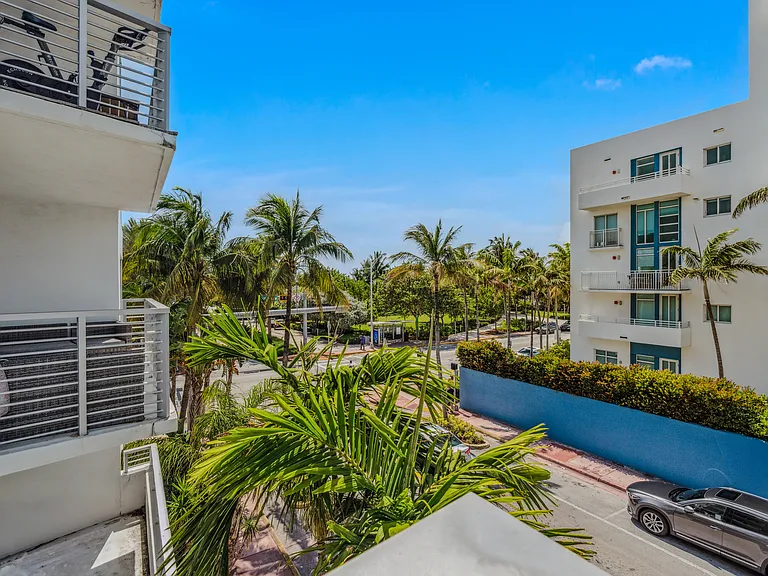 7700 Collins Ave #3 — Photo 13