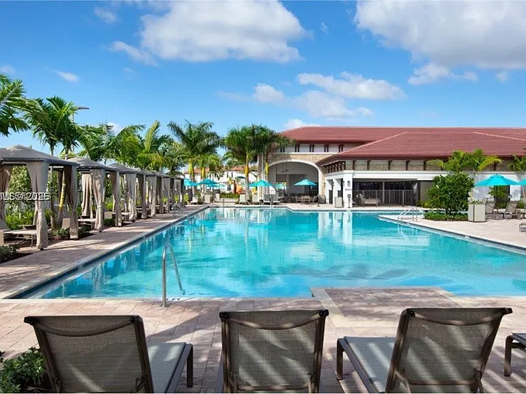11089 W 34th Ct #11089 — Photo 12