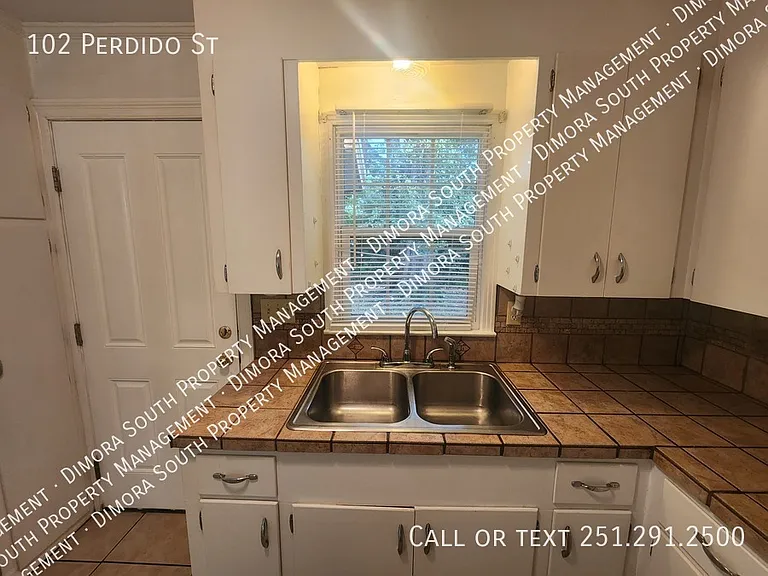 102 Perdido St — Photo 17