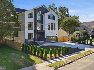 6931 Oak Ridge Rd, Falls Church, VA 22042