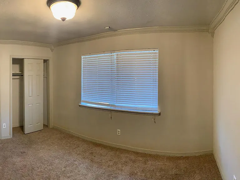 1031 Woodshire Cir — Photo 8
