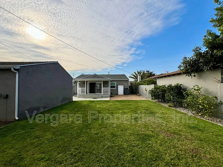 6531 W 85th St — Photo 31