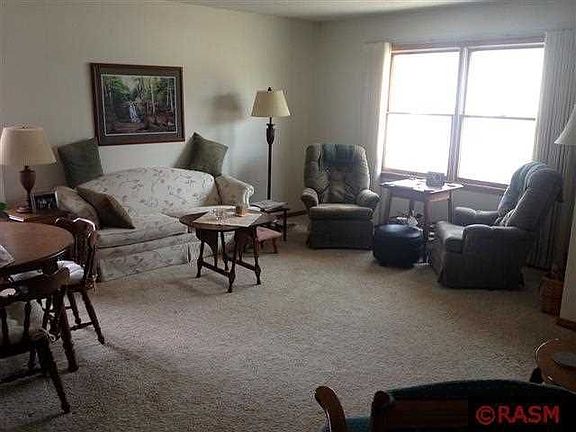 4th image of 1028 Willow Dr