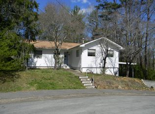 105 Gorgas Ln, Oak Ridge, TN 37830