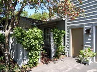 3911-3 Lander Rd, Chagrin Falls, OH 44022