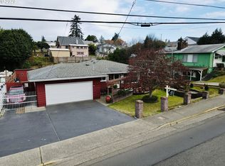 798 Newmark St, North Bend, OR