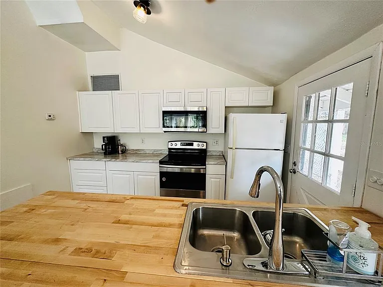 1222 E Crawford St #B — Photo 10