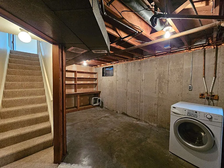 250 E Graves Ave — Photo 19