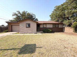 712 9th St, Abernathy, TX 79311