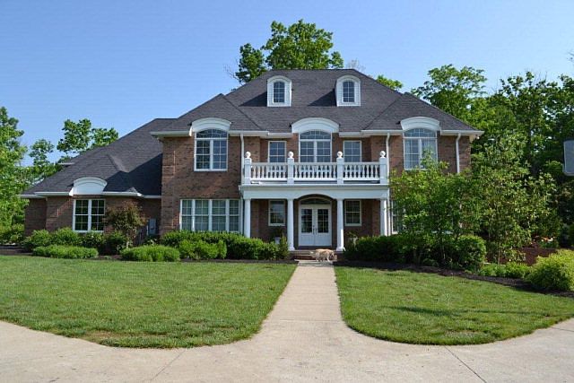 1st image of 441 Foxburrow Dr