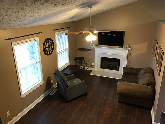 5th image of 306 Silverwood Dr