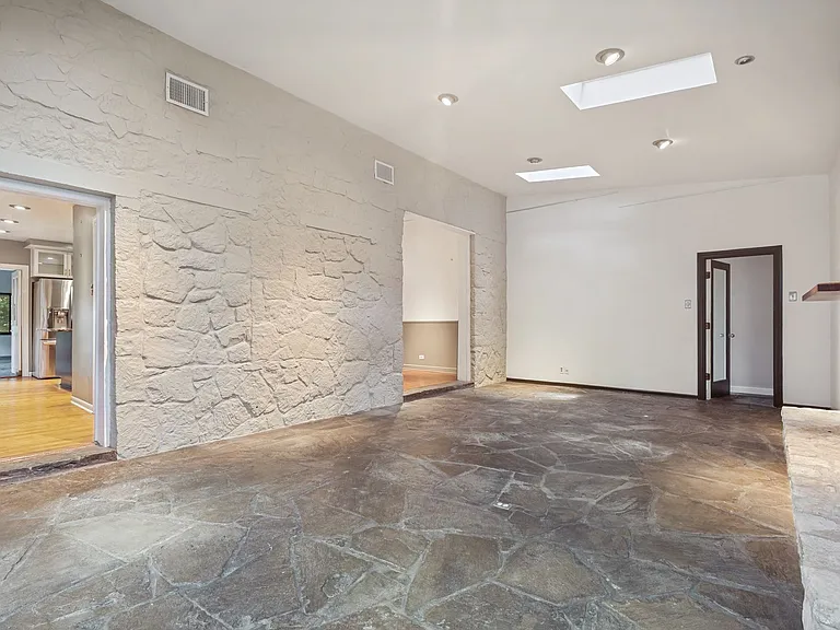 236 Castano Ave — Photo 7