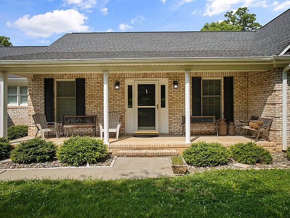 5th image of 2662 Millbrook Dr
