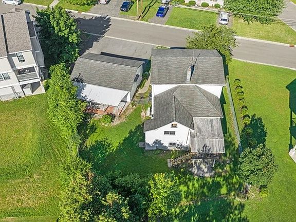 2nd image of 33 Poplar St