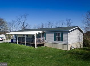 1 Falkirk Ct, Stewartstown, PA 17363