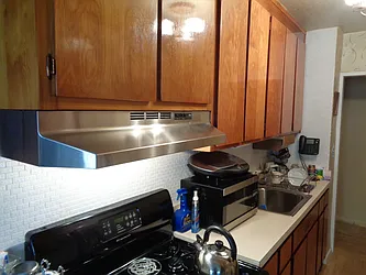 Sold by Thomas Lipovetsky, LREB