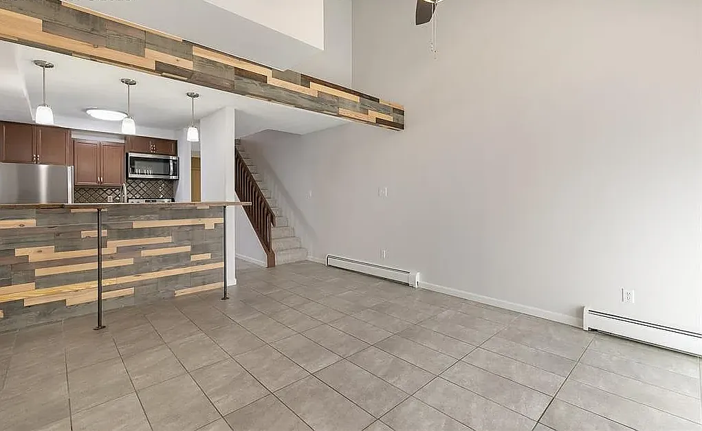 3 bed, 995 sqft, $625 — Photo 3