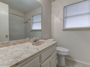 300 Villa Oaks Cir #A, Austin, TX 78745