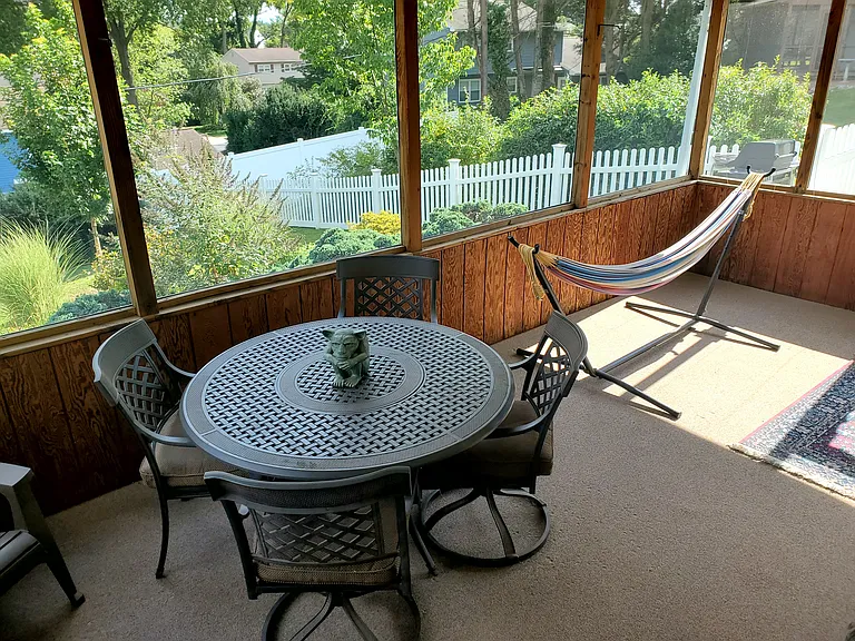 Farmhouse Ln — Photo 8