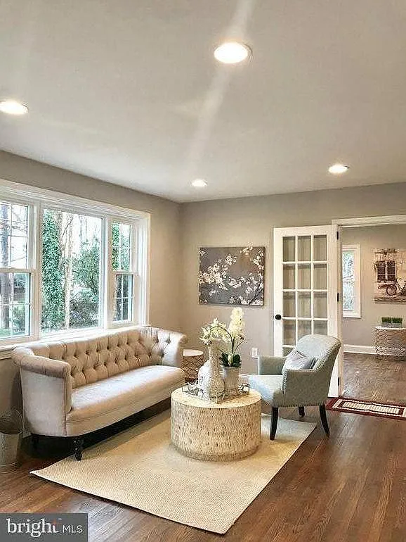 5002 Cree Ln photo 1