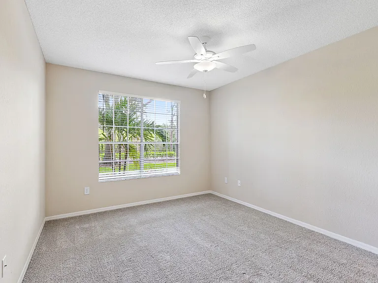 Woodmere Apartments Of Venice — Photo 18