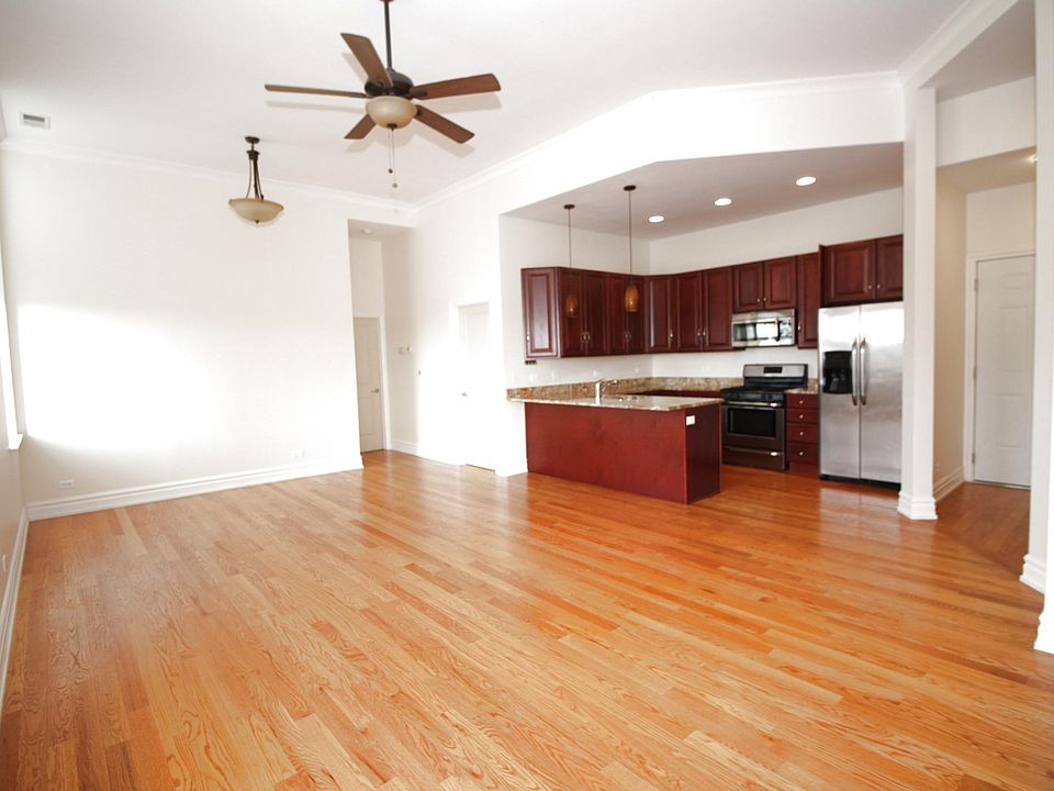 1st image of 1470 W Carmen Ave APT 403