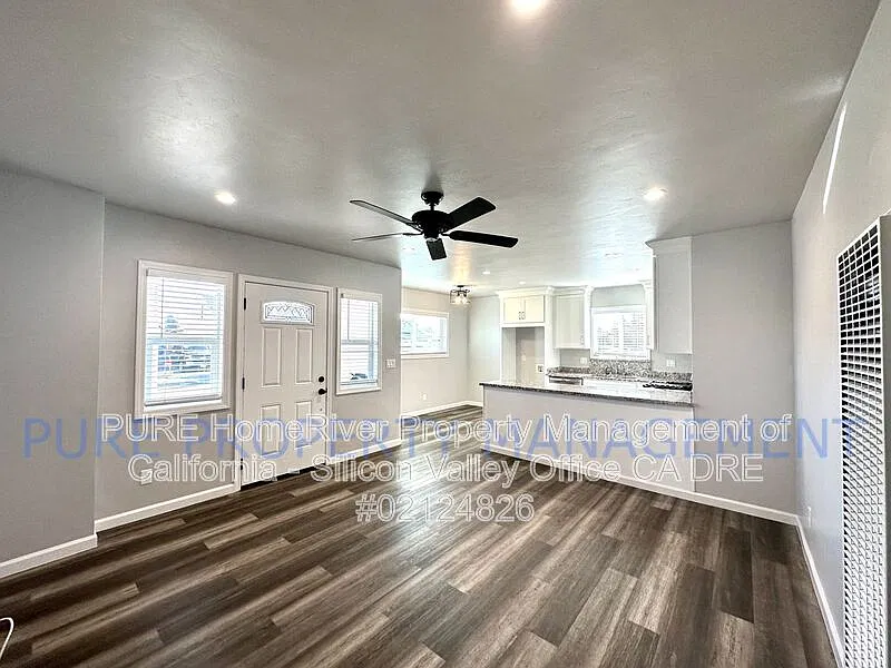 3 bed, 2.0 bath, 1040 sqft, $3,495 — Photo 2