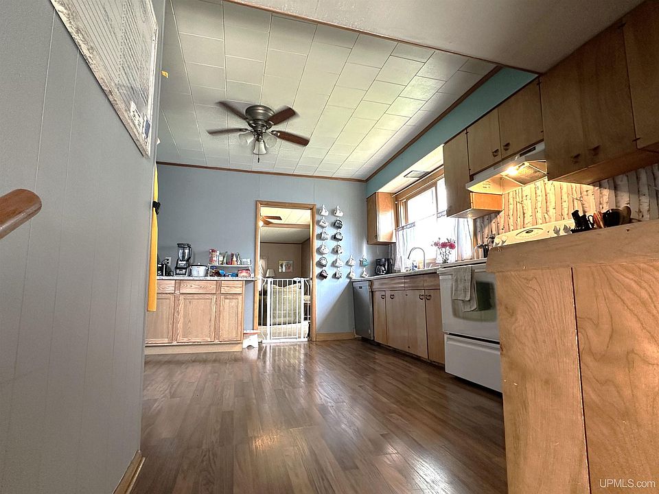 217 N 19th St, Escanaba, MI 49829 MLS 50119905 Zillow