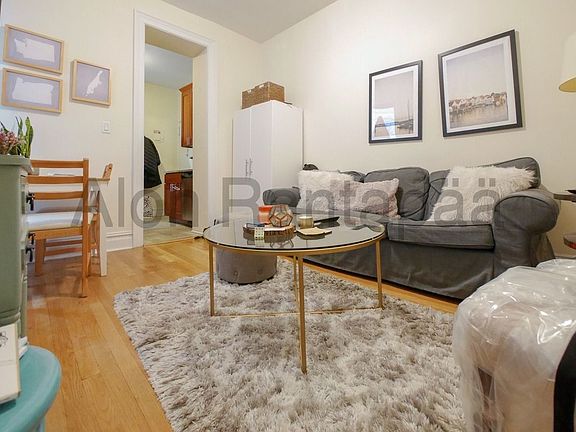 2nd image of 309 E 5th St APT 6