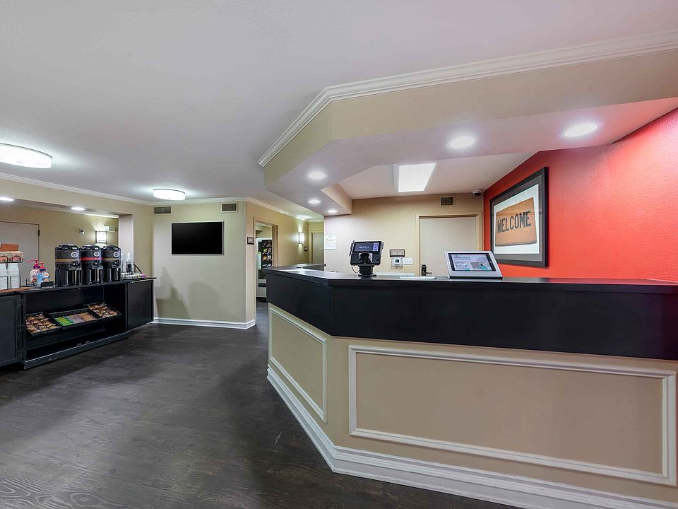 Lobby and Guest Check-in