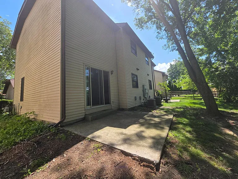 1009 Valley Side Dr — Photo 22