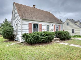 1143 N 8th Ave, West Bend, WI 53090