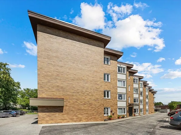 1900 Wilmette Ave Unit 2F, Wilmette, IL 60091