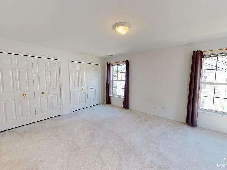 2802 S Knightsbridge Cir — Photo 9