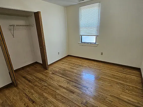 3 bed, 1.5 bath, 1000 sqft, $2,800 — Photo 2