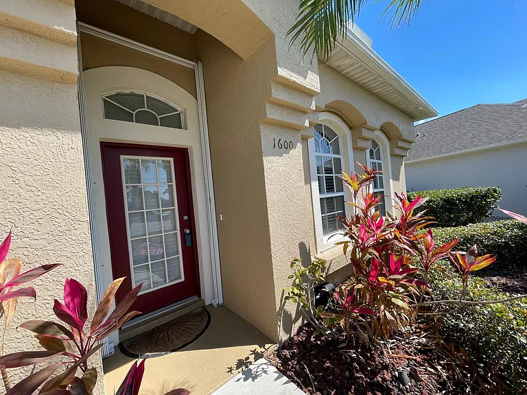 1600 Tailfeather Ct — Photo 2