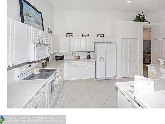4th image of 4048 Crossbill Ln