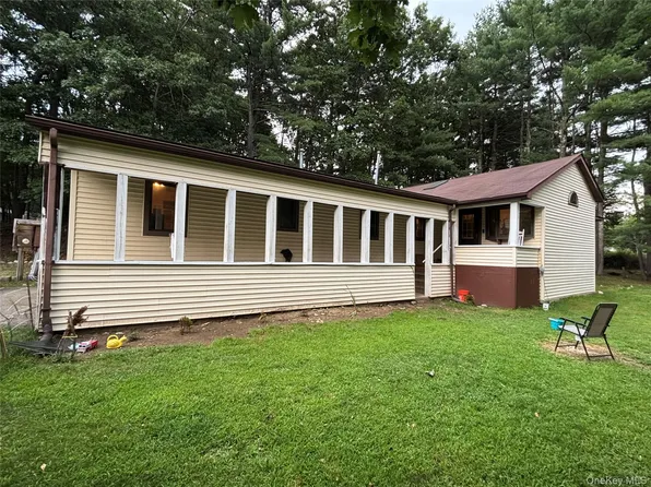 110 Foss Lane, Huguenot, NY 12746