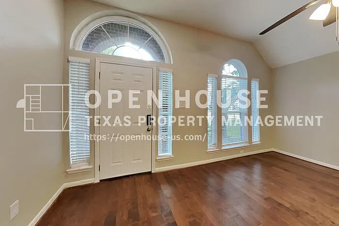 7031 Echo Pines Dr — Photo 4