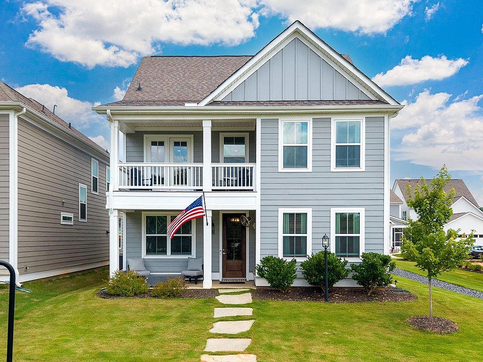 1st image of 16 Toynbee Dr