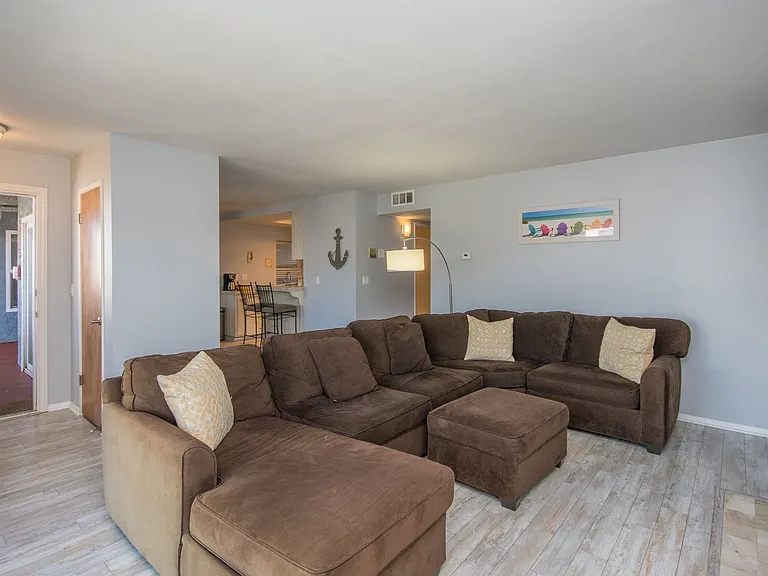 910 S Pacific St S #2 — Photo 3