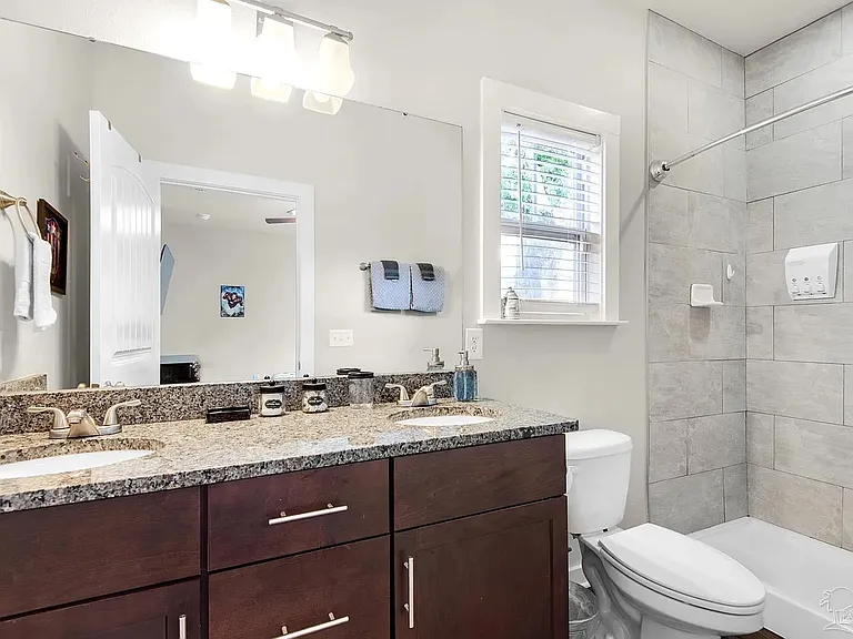 1115 W Government St — Photo 6