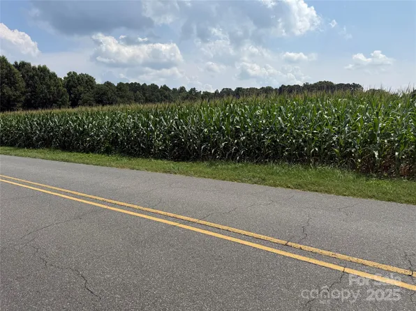 3 Medlin Rd, Monroe, NC 28112