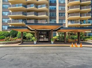 17-85 215th St #303, Bayside, NY 11360