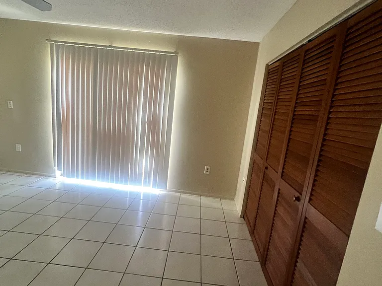 2412 61st St E — Photo 3
