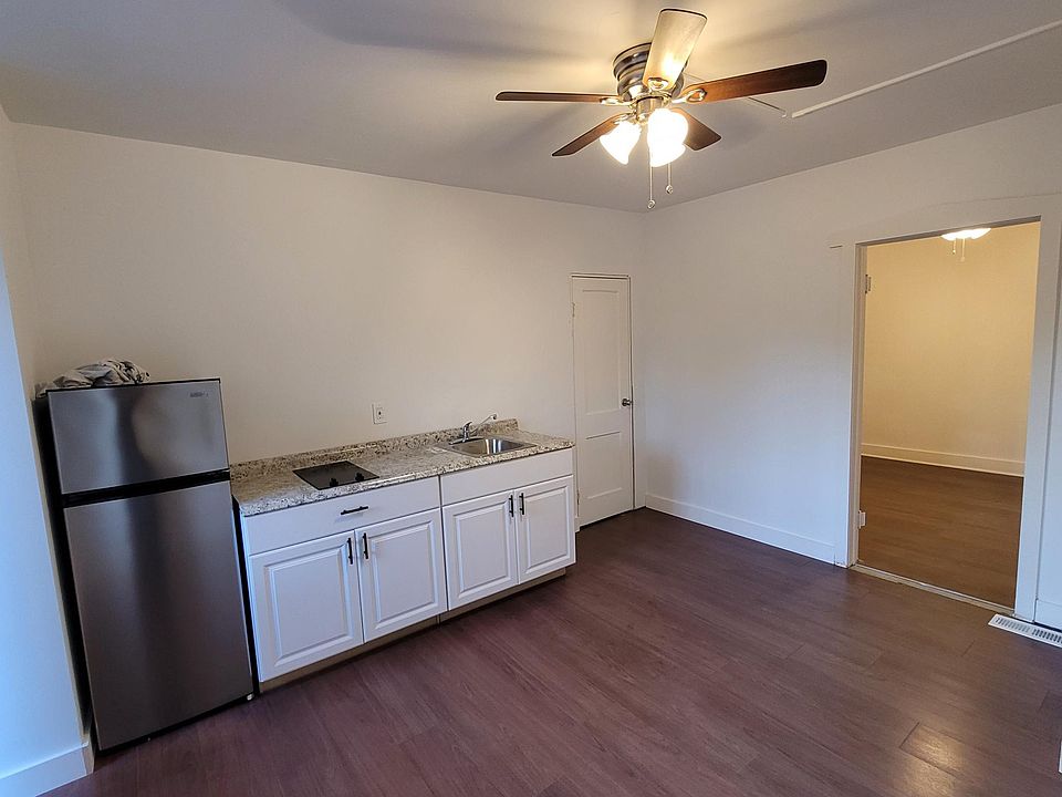 1st image of 107 Dublin Ln #109