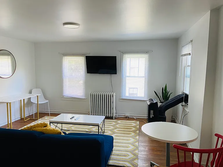 220 S Geneva St #4 — Photo 5