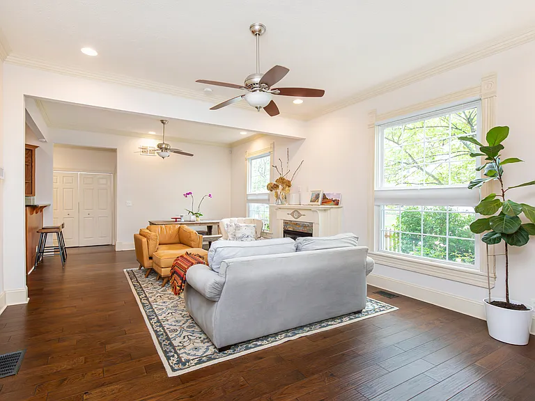 1502 Woodlawn Ave — Photo 34