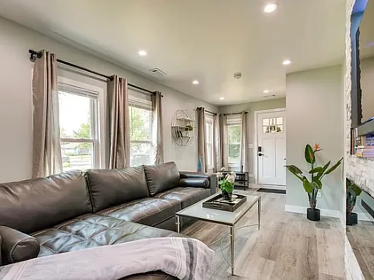 1675 S Cora St — Photo 9